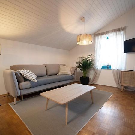 Modra Luna- Apartment With Terrace Izola Exterior photo