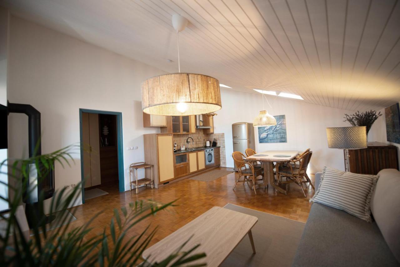 Modra Luna- Apartment With Terrace Izola Exterior photo